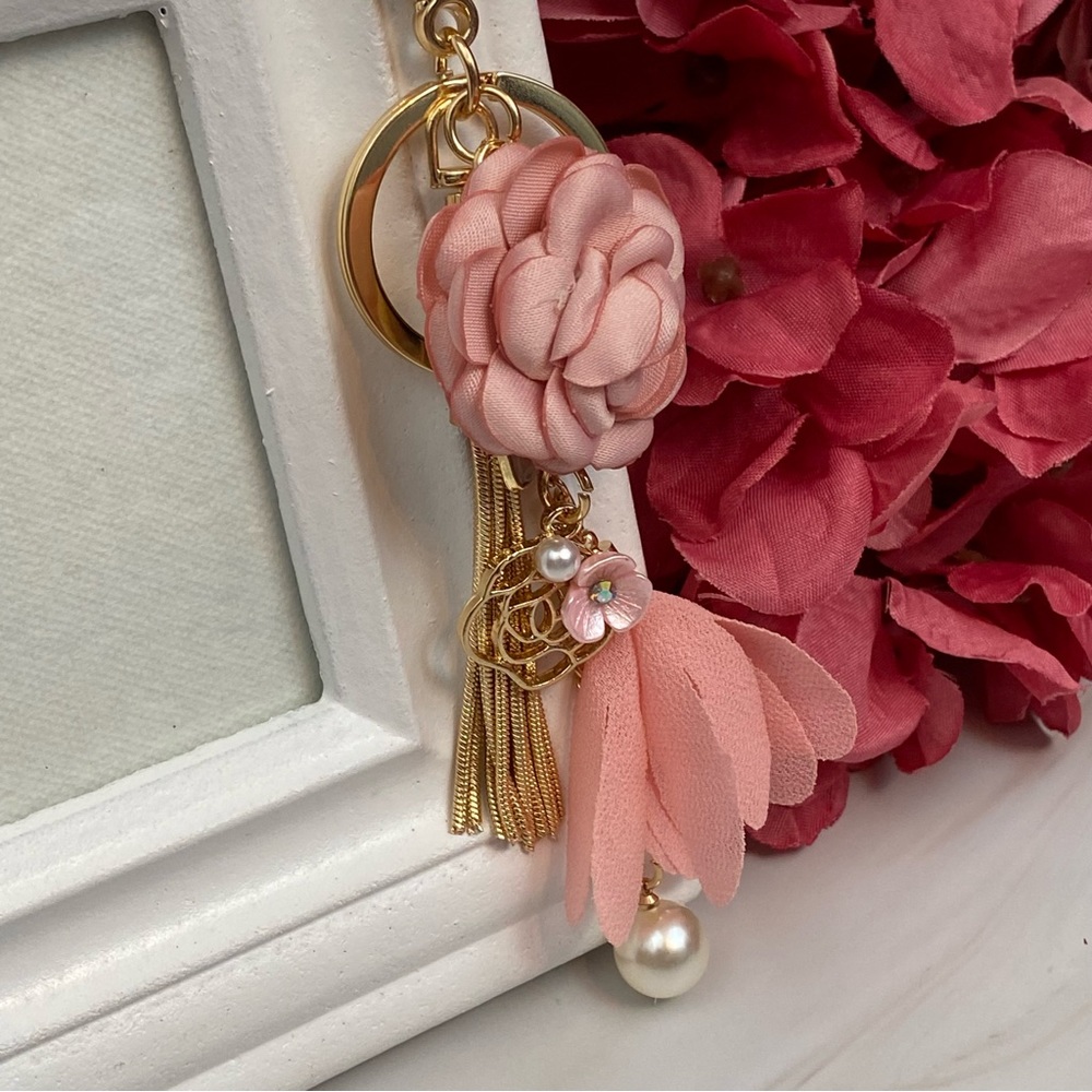 Pink Flower Gold Fringe Pearl Keychain Charm - Picture 4 of 13